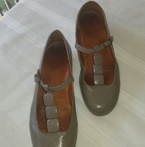 *PRE LOVED* Chie Mihara